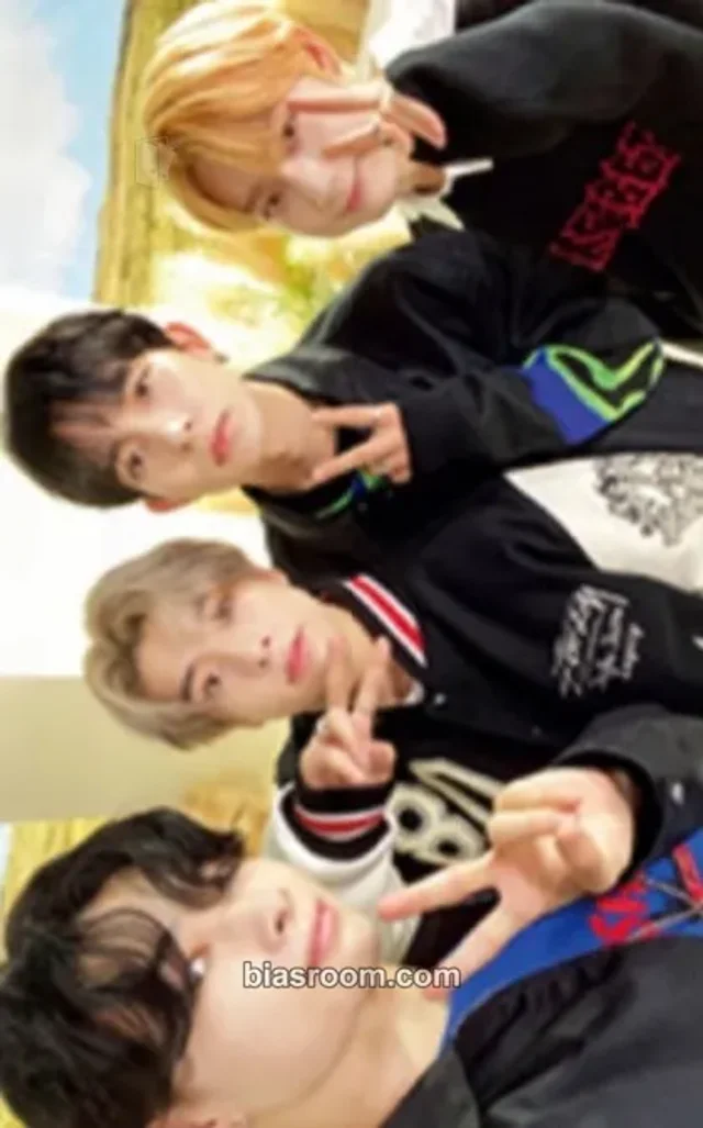ENHYPEN - Jungwon & Sunghoon & Jay - World Tour 'Manifesto' Event t-shirt merch photocard