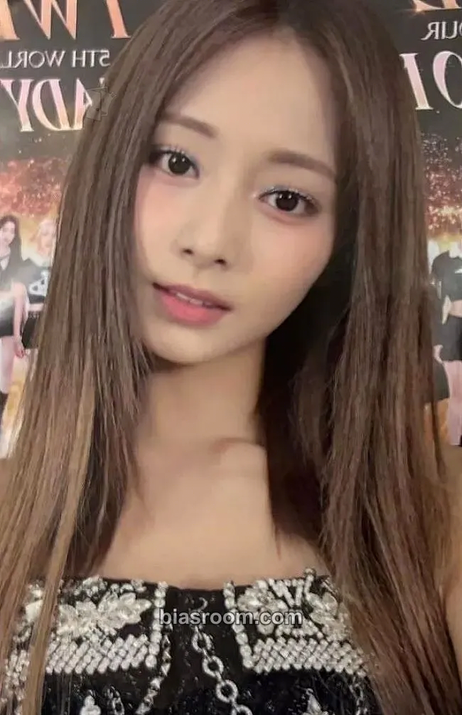 Tzuyu 5th World Tour Ready To Be in Seoul DVD Photocard - TWICE - TWICE K-pop photocard