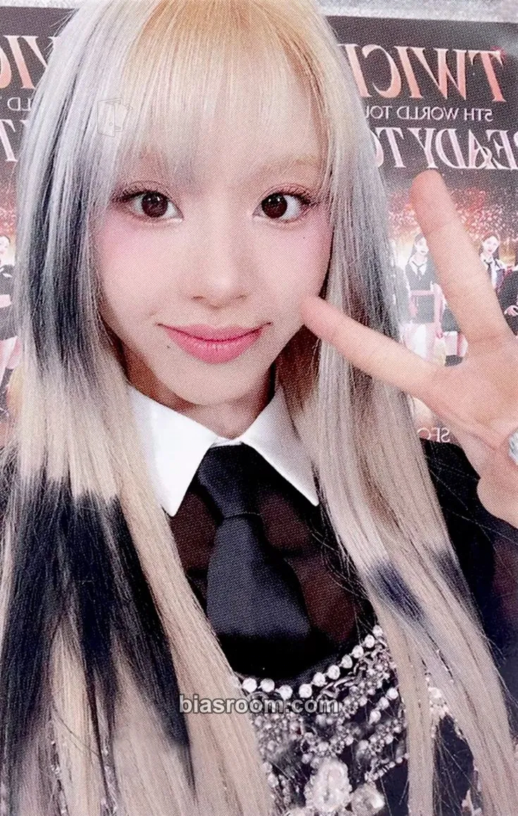 Chaeyoung 5th World Tour Ready To Be in Seoul DVD Photocard - TWICE - TWICE K-pop photocard