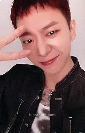 Yongguk BANG YONGGUK III The US Tour 2024 Photocard - BANG&JUNG&YOO&MOON - BANG&JUNG&YOO&MOON K-pop photocard