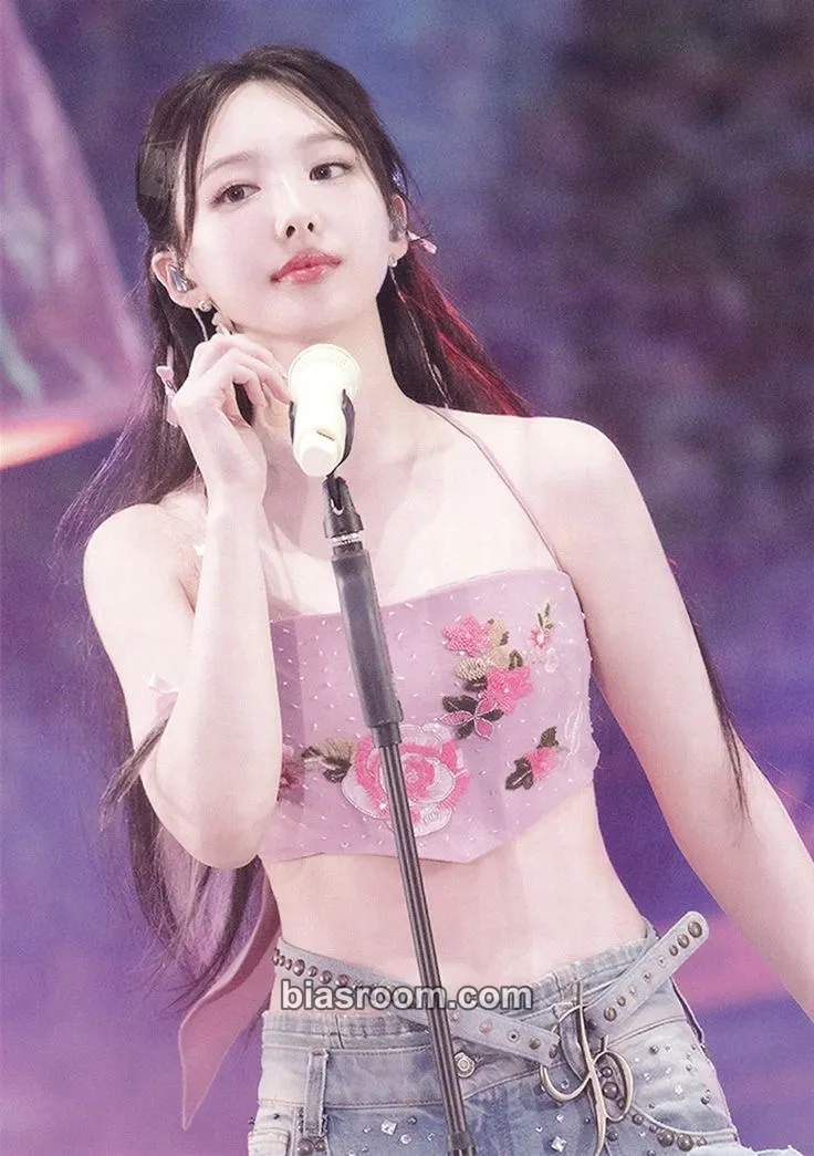 Nayeon 5th World Tour Ready To Be in Japan DVD Photocard - TWICE - TWICE K-pop photocard