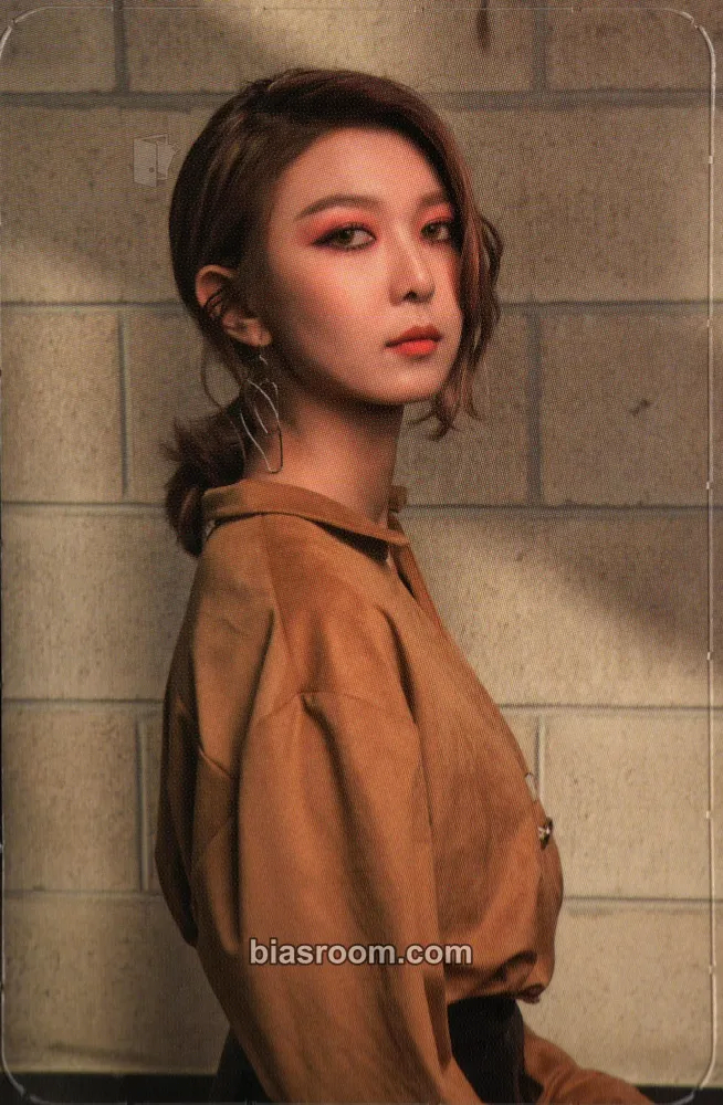 Dami Invitation from Nightmare City Photocard - Dreamcatcher - Dreamcatcher K-pop photocard