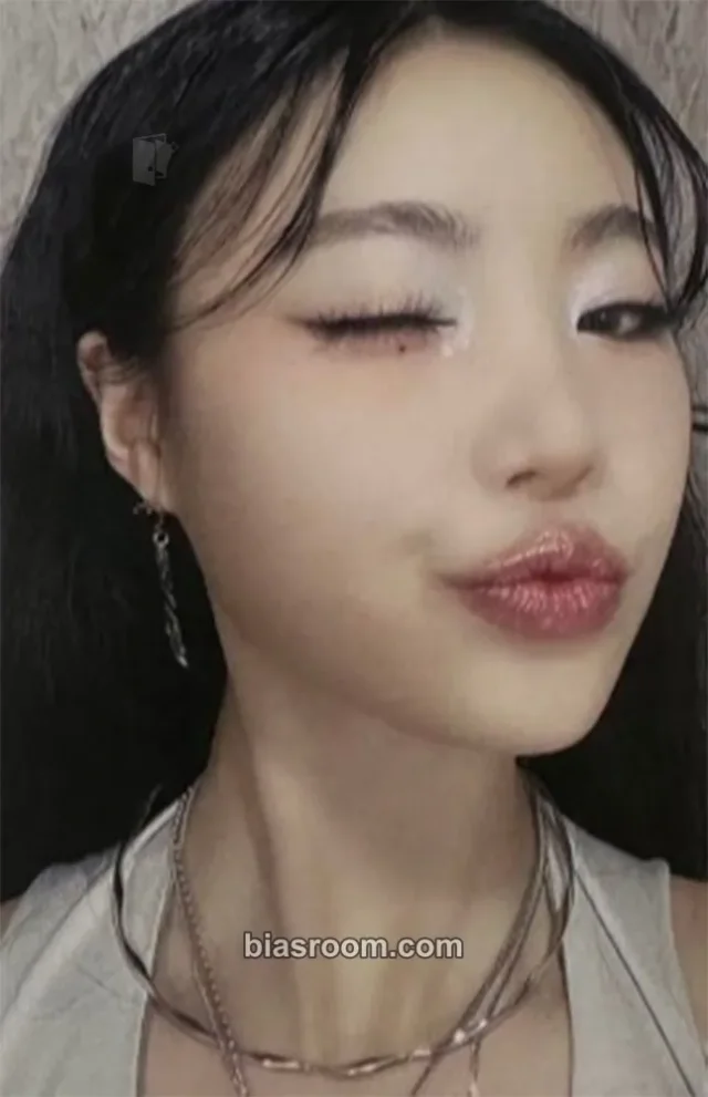 Soojin - Soojin - AGASSY Album tower records purchase benefit