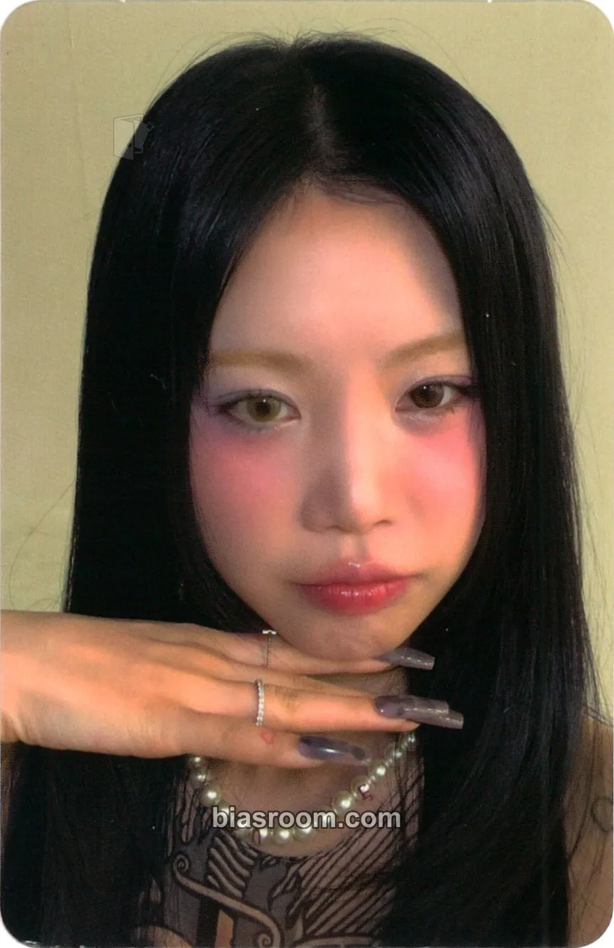Soojin RIZZ Photocard - Soojin K-pop photocard