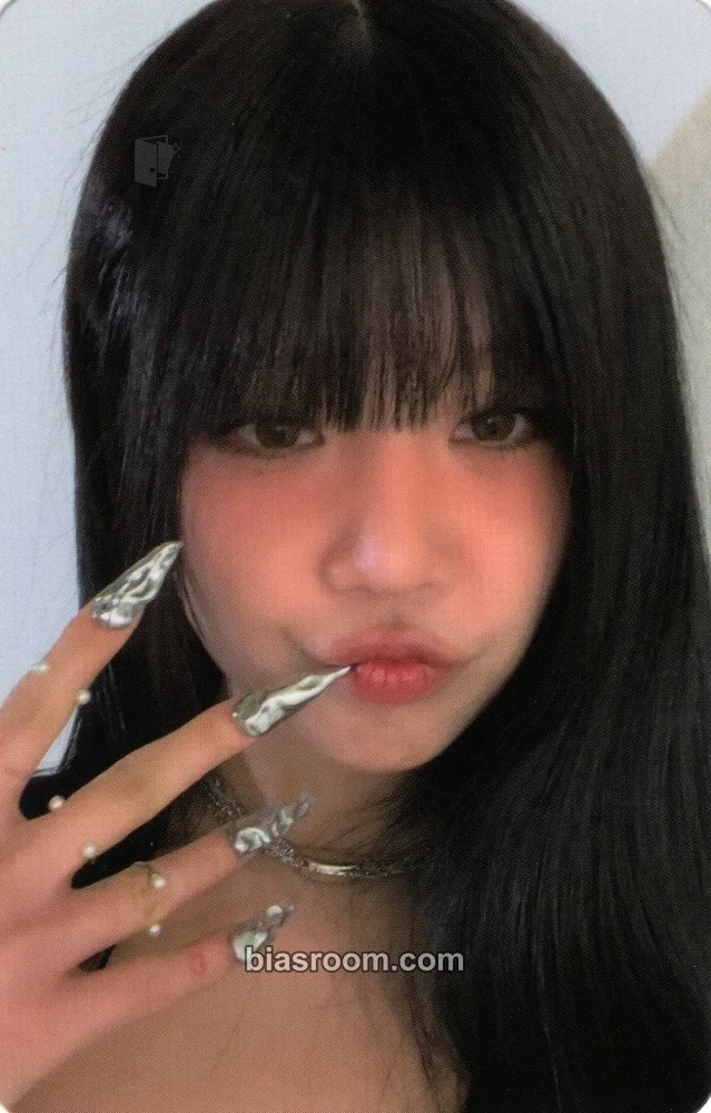 Soojin RIZZ Photocard - Soojin K-pop photocard