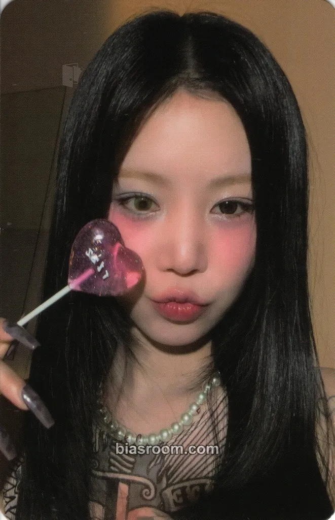 Soojin RIZZ Photocard - Soojin K-pop photocard