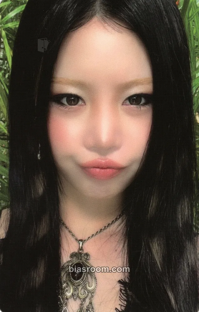 Soojin RIZZ Photocard - Soojin K-pop photocard