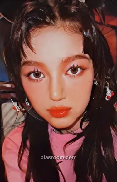 Danielle NewJeans 2nd EP “Get Up” Photocard - NewJeans - NewJeans K-pop photocard