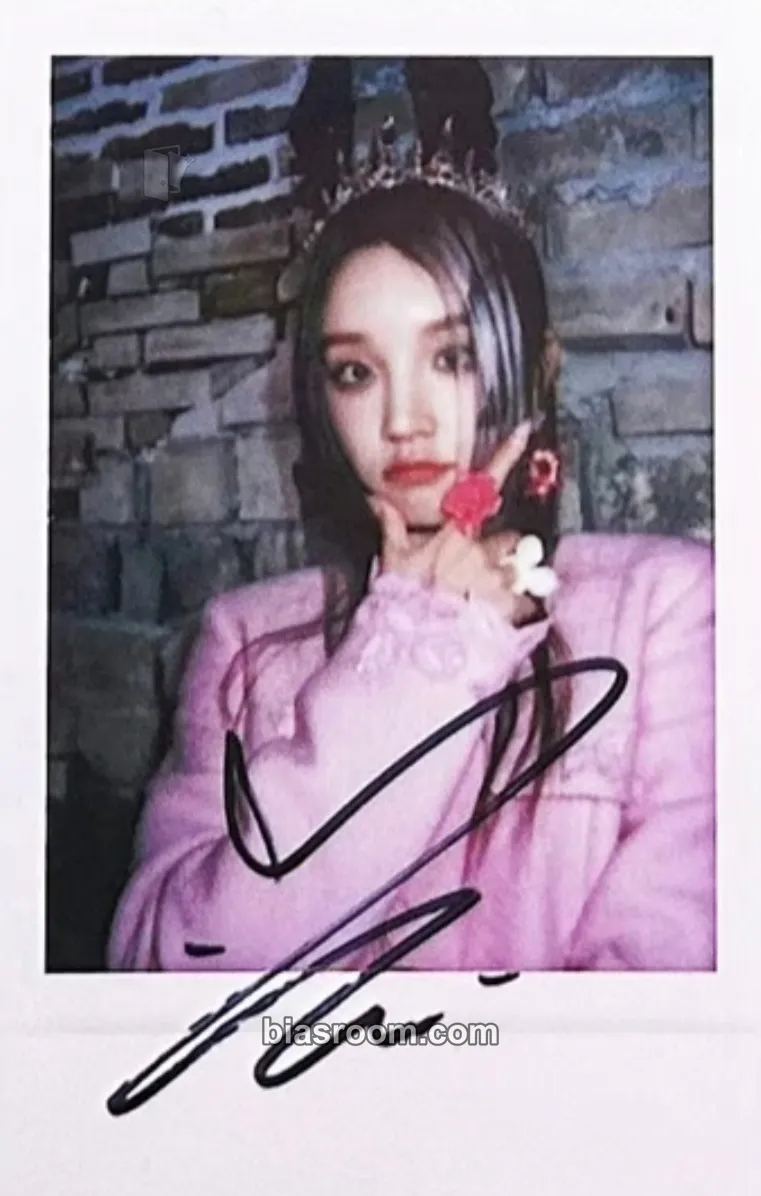 Yuqi I Feel Photocard - i-dle - i-dle K-pop photocard