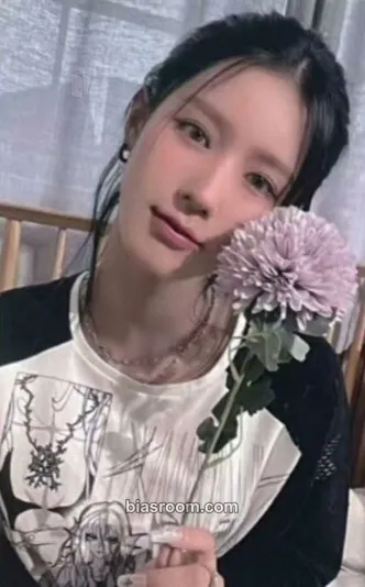 Miyeon I Feel Photocard - i-dle - i-dle K-pop photocard
