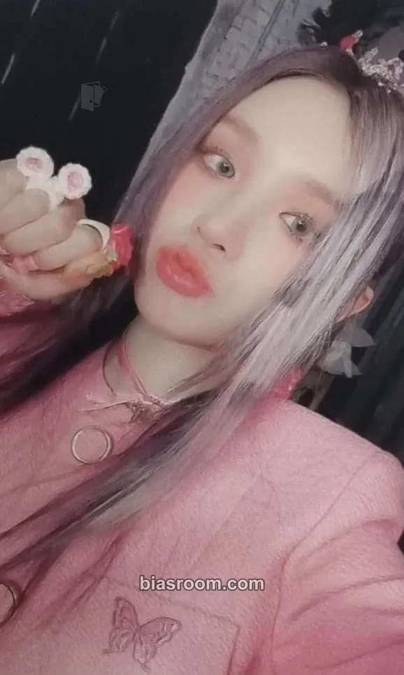 Yuqi I Feel Photocard - i-dle - i-dle K-pop photocard