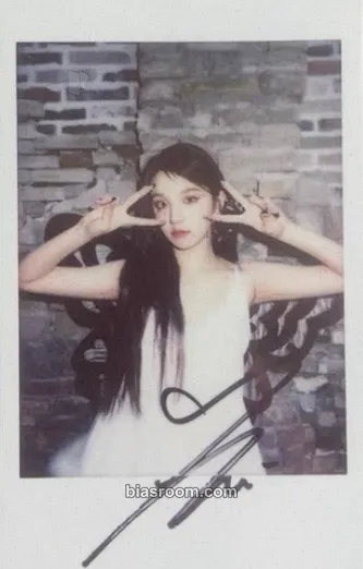 Yuqi I Feel Photocard - i-dle - i-dle K-pop photocard
