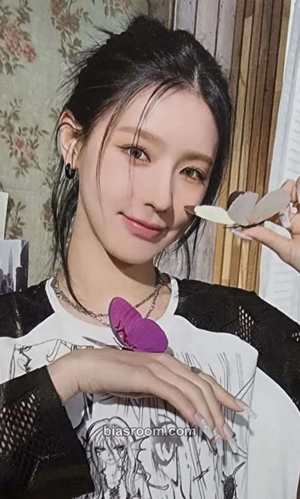 Miyeon I Feel Photocard - i-dle - i-dle K-pop photocard