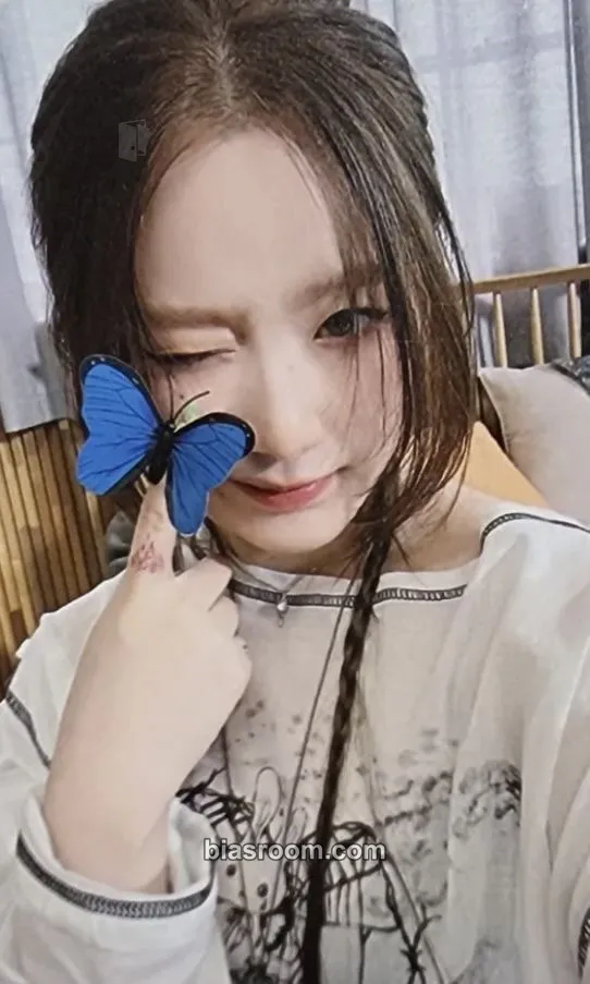 Shuhua I Feel Photocard - i-dle - i-dle K-pop photocard