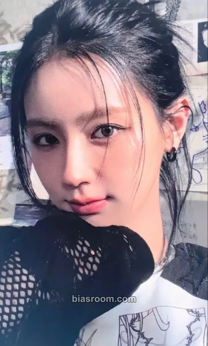 Miyeon I Feel Photocard - i-dle - i-dle K-pop photocard