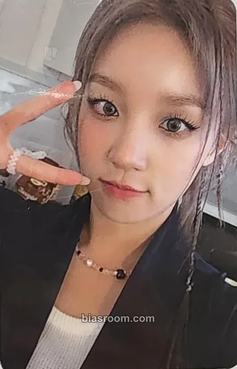 Yuqi I Feel Photocard - i-dle - i-dle K-pop photocard