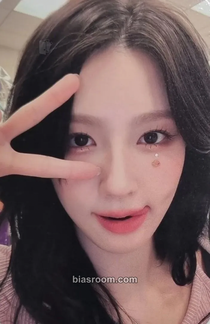 Miyeon I Feel Photocard - i-dle - i-dle K-pop photocard