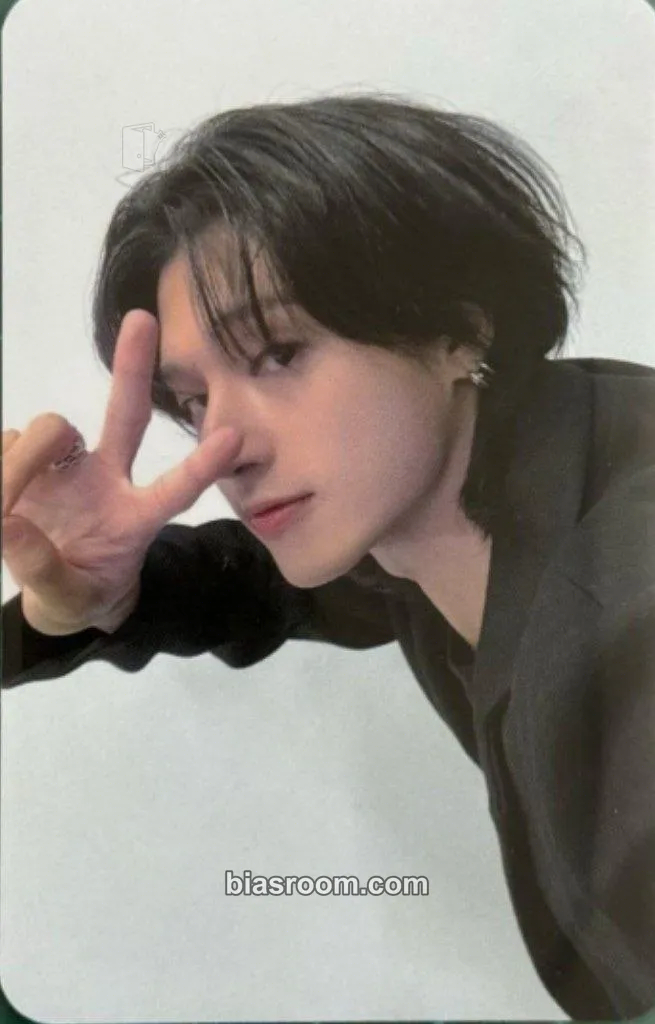 Wooyoung Towards The Light : Will To Power World Tour 2024 - 2025 Photocard - ATEEZ - ATEEZ K-pop photocard