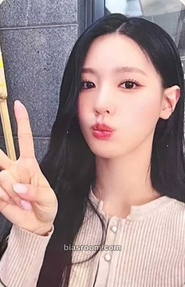 Miyeon I Feel Photocard - i-dle - i-dle K-pop photocard