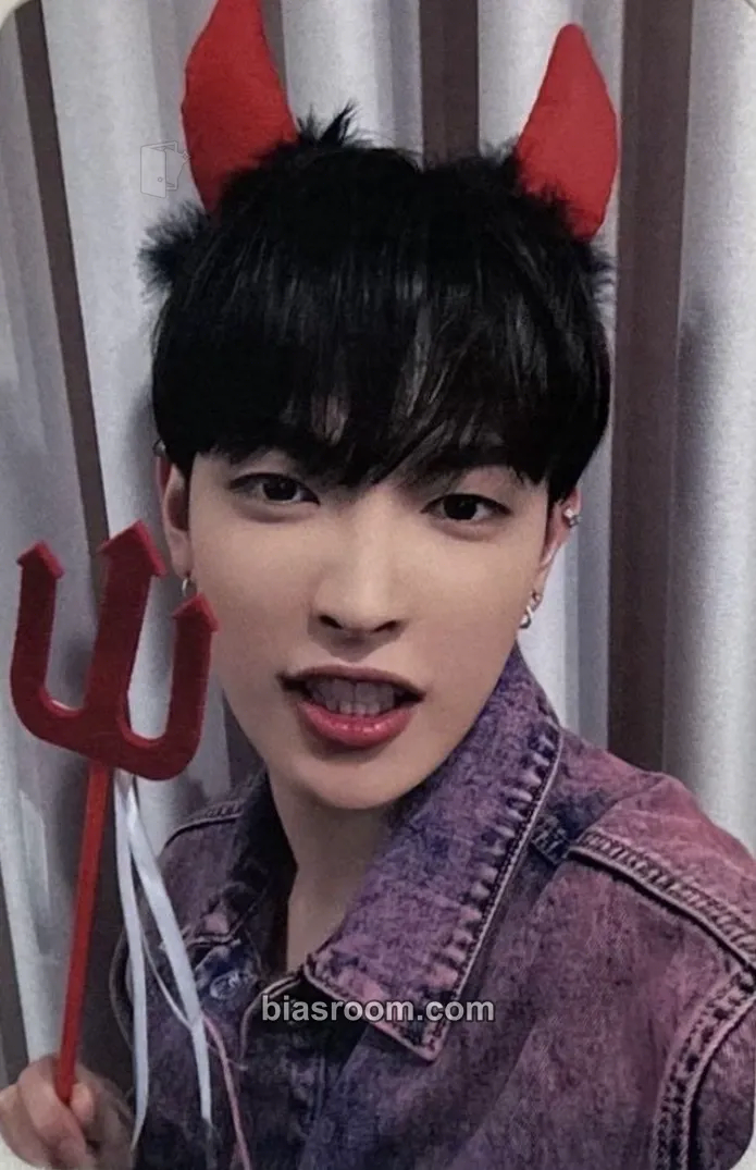 Hongjoong THE WORLD EP.FIN : WILL Photocard - ATEEZ - ATEEZ K-pop photocard