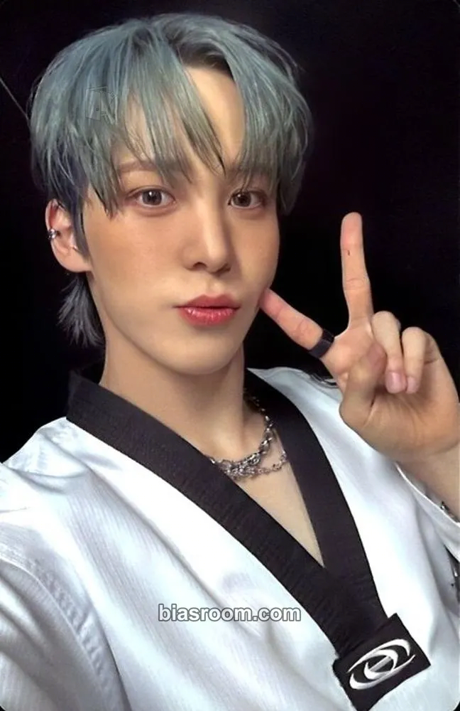 Yunho THE WORLD EP.FIN : WILL Photocard - ATEEZ - ATEEZ K-pop photocard