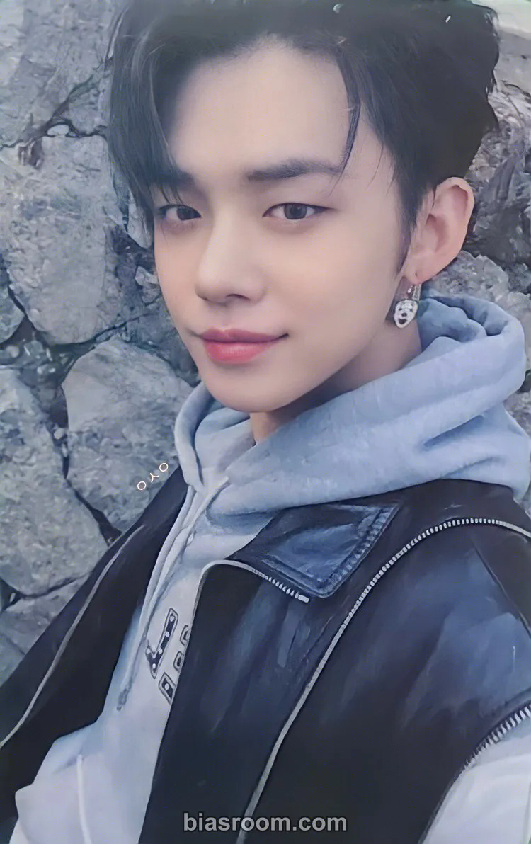 Yeonjun The Chaos Chapter: FREEZE Photocard - TOMORROW X TOGETHER - TOMORROW X TOGETHER K-pop photocard