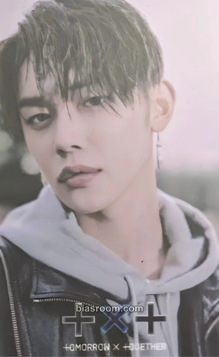 Yeonjun The Chaos Chapter: FREEZE Photocard - TOMORROW X TOGETHER - TOMORROW X TOGETHER K-pop photocard