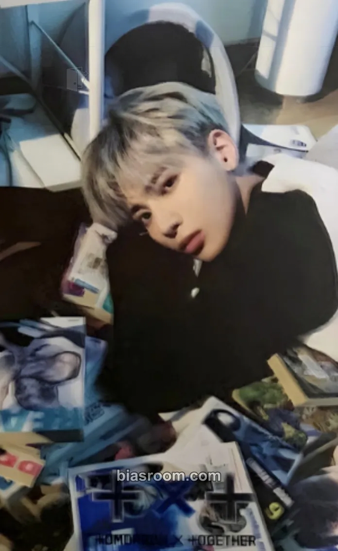 Taehyun The Chaos Chapter: FREEZE Photocard - TOMORROW X TOGETHER - TOMORROW X TOGETHER K-pop photocard