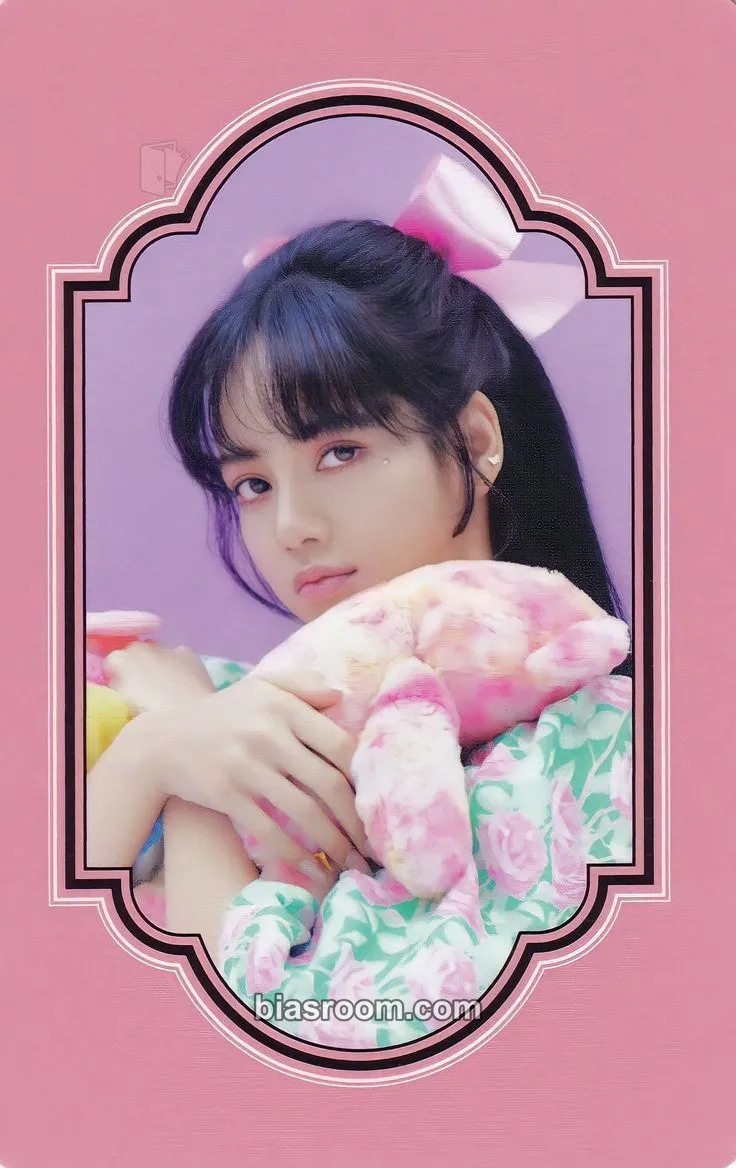 Lisa 2021 SEASON'S GREETINGS - DVD & KIT VIDEO Photocard - BLACKPINK - BLACKPINK K-pop photocard