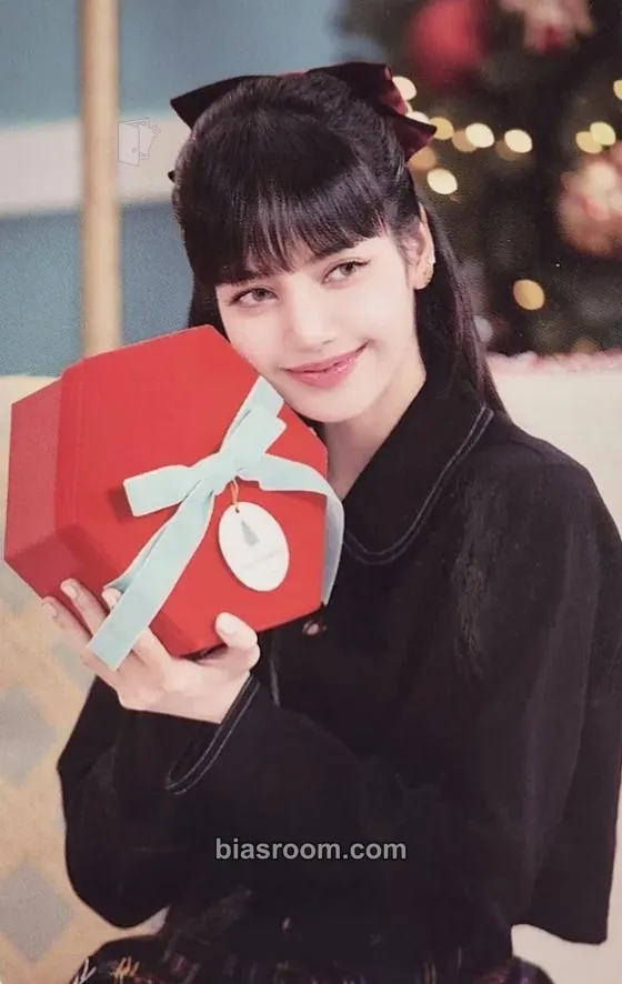 Lisa BPTG - 2024 Merry Blinkmas Photocard - BLACKPINK - BLACKPINK K-pop photocard