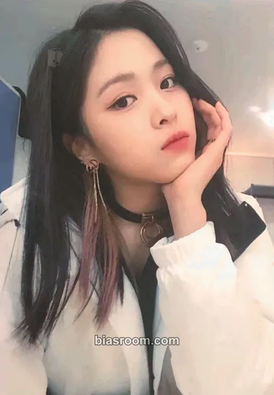 Ryujin IT’z DIFFERENT Photocard - ITZY - ITZY K-pop photocard