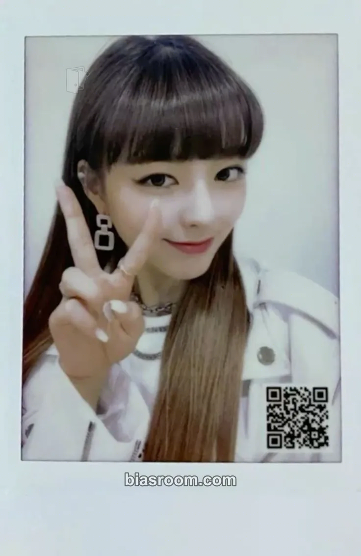Yuna IT’z ME Photocard - ITZY - ITZY K-pop photocard