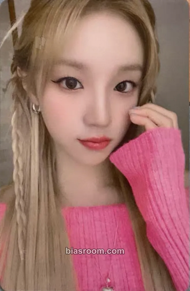 Yuqi I Feel Photocard - i-dle - i-dle K-pop photocard