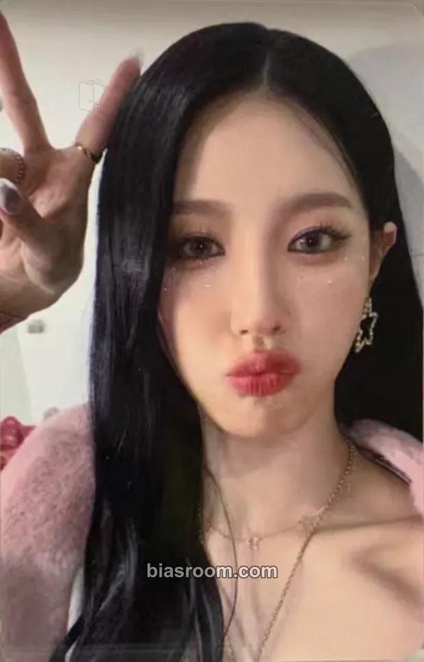 Miyeon I Feel Photocard - i-dle - i-dle K-pop photocard