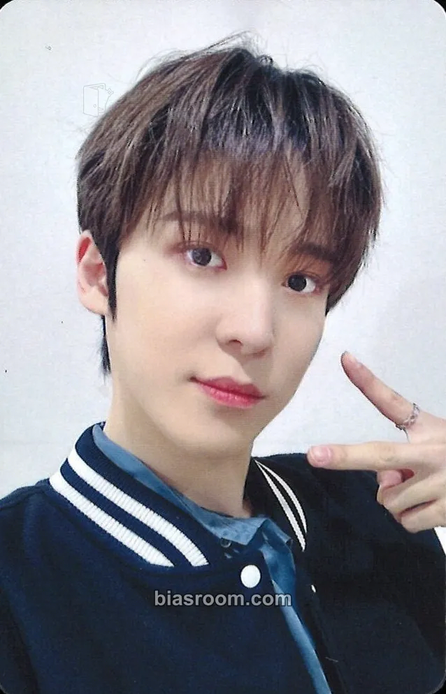 Yunho GOLDEN HOUR : Part.1 Photocard - ATEEZ - ATEEZ K-pop photocard