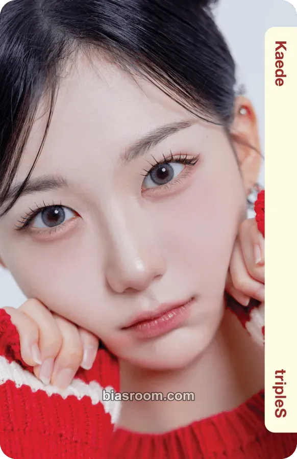 Kaede Ever01 Physical Objekts Photocard - tripleS - tripleS K-pop photocard