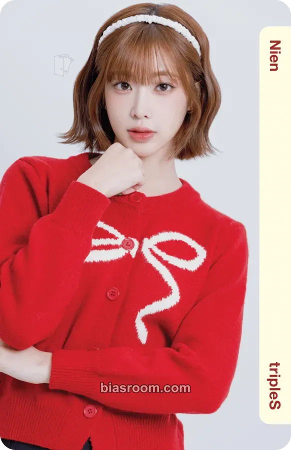 Nien Ever01 Physical Objekts Photocard - tripleS - tripleS K-pop photocard