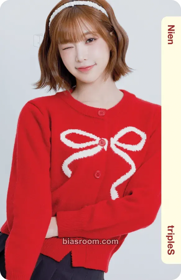 Nien Ever01 Physical Objekts Photocard - tripleS - tripleS K-pop photocard