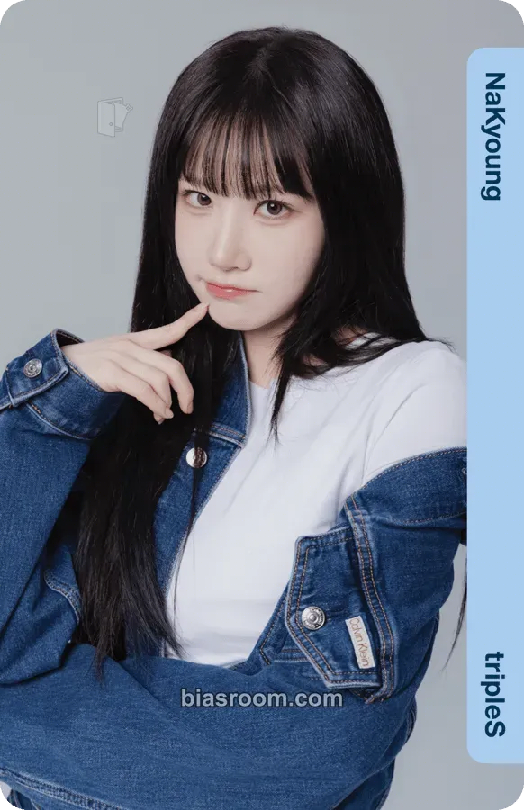 Nakyoung Divine01 Physical Objekts Photocard - tripleS - tripleS K-pop photocard