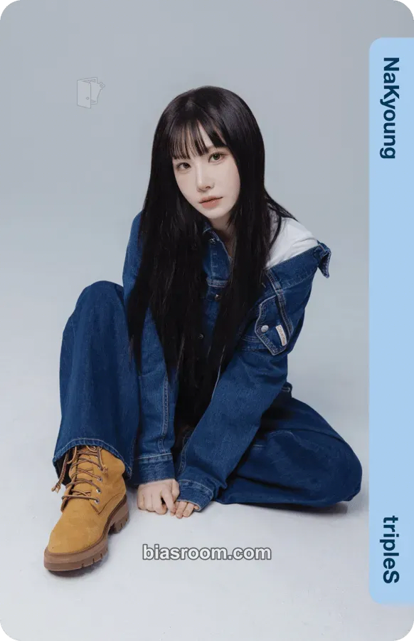 Nakyoung Divine01 Physical Objekts Photocard - tripleS - tripleS K-pop photocard