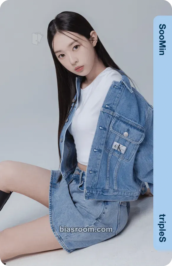 Soomin Divine01 Physical Objekts Photocard - tripleS - tripleS K-pop photocard