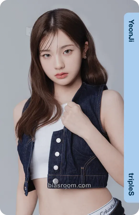 Yeonji Divine01 Physical Objekts Photocard - tripleS - tripleS K-pop photocard