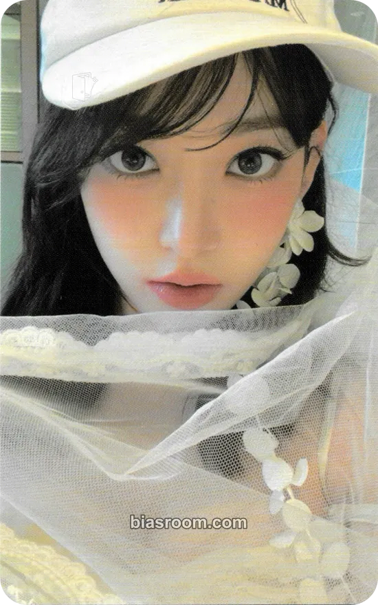 Sakura HOT Photocard - LE SSERAFIM - LE SSERAFIM K-pop photocard