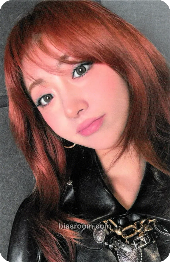 Huh Yunjin HOT Photocard - LE SSERAFIM - LE SSERAFIM K-pop photocard