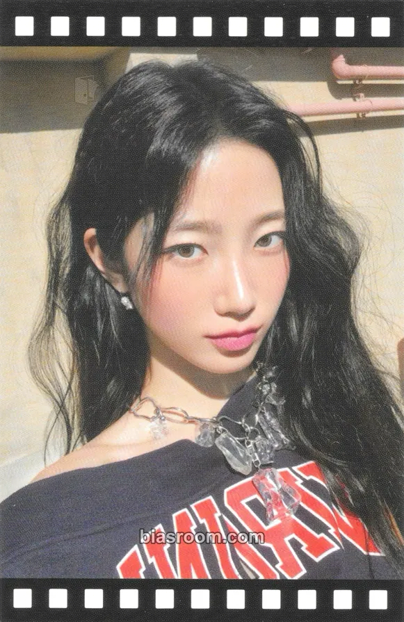 Kazuha HOT Photocard - LE SSERAFIM - LE SSERAFIM K-pop photocard