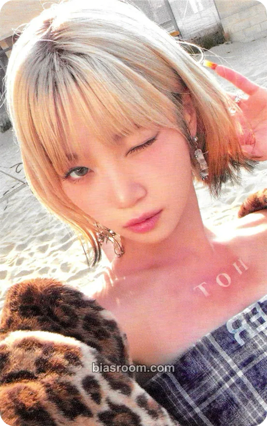 Kim Chaewon HOT Photocard - LE SSERAFIM - LE SSERAFIM K-pop photocard
