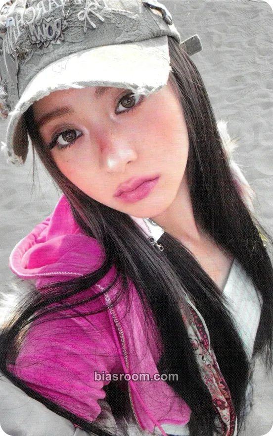 Huh Yunjin HOT Photocard - LE SSERAFIM - LE SSERAFIM K-pop photocard