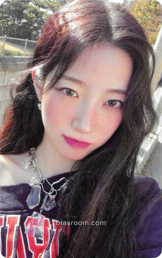 Kazuha HOT Photocard - LE SSERAFIM - LE SSERAFIM K-pop photocard