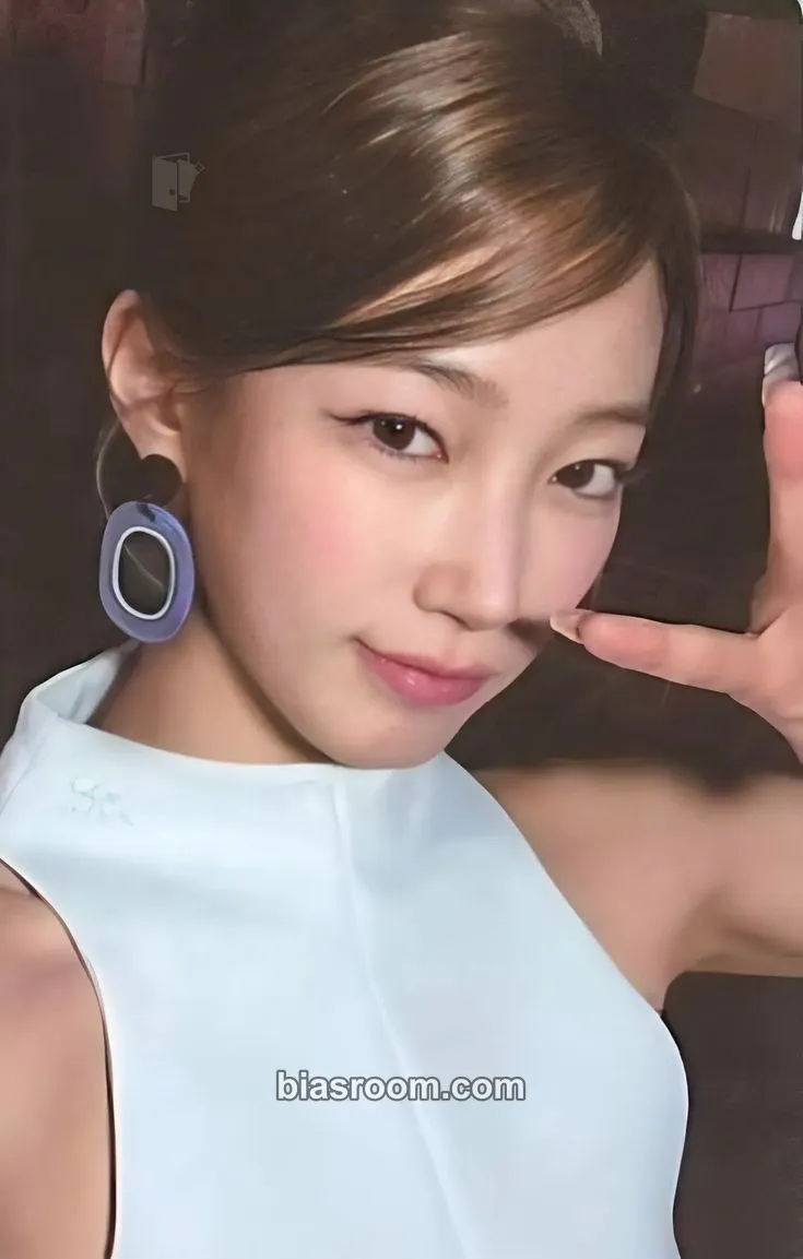 Kazuha HOT Photocard - LE SSERAFIM - LE SSERAFIM K-pop photocard