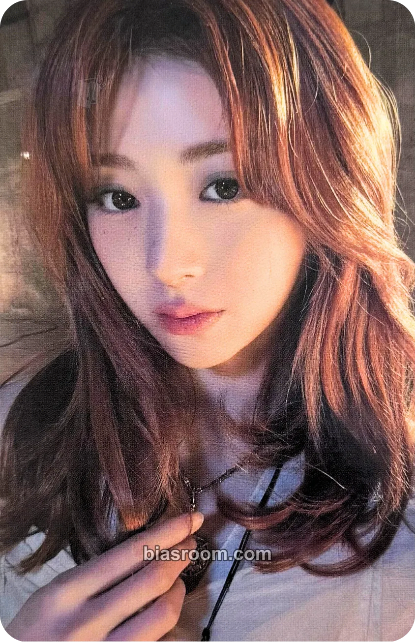 Huh Yunjin HOT Photocard - LE SSERAFIM - LE SSERAFIM K-pop photocard
